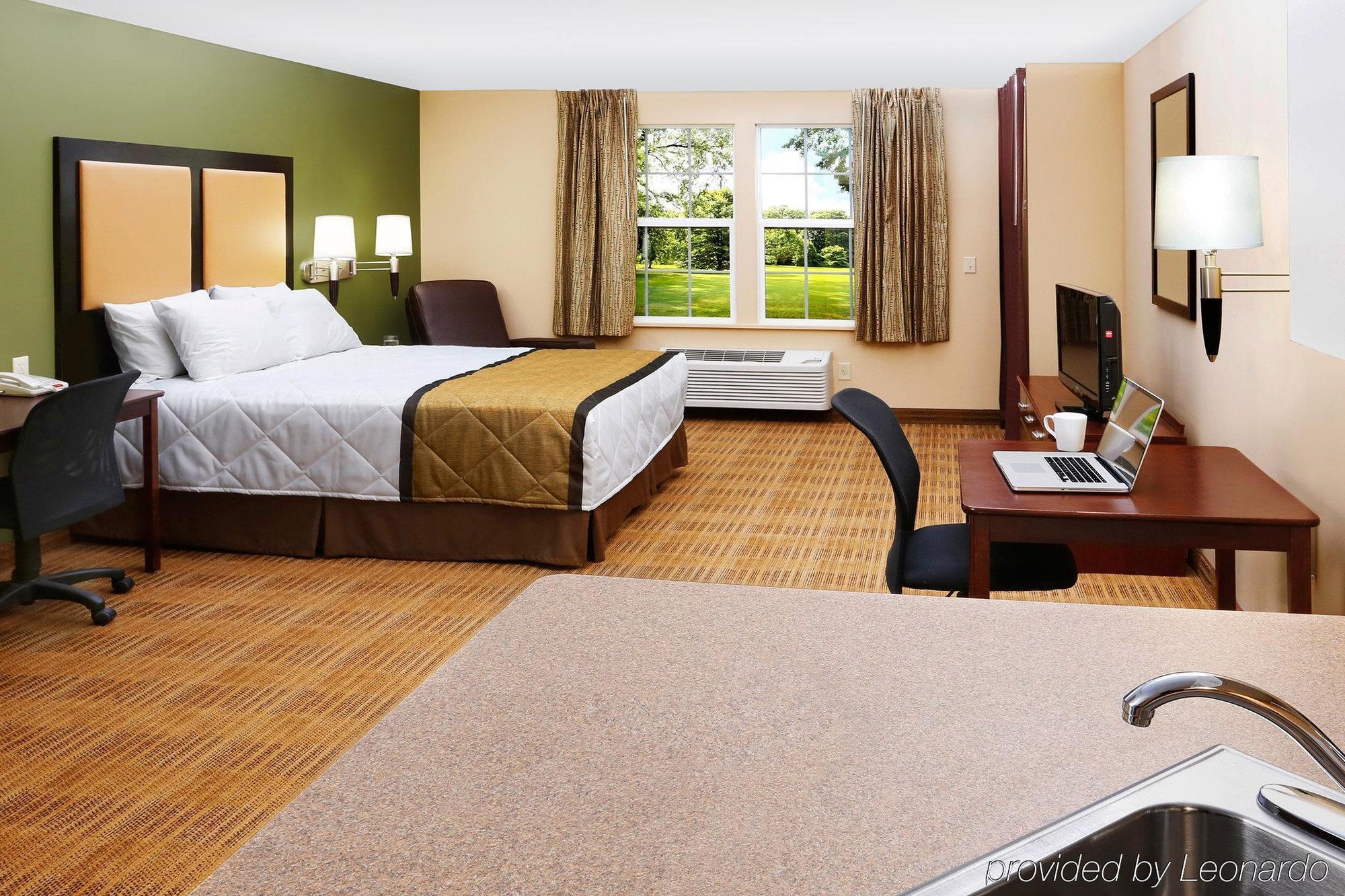 Sonesta Simply Suites Lafayette Airport Exterior photo